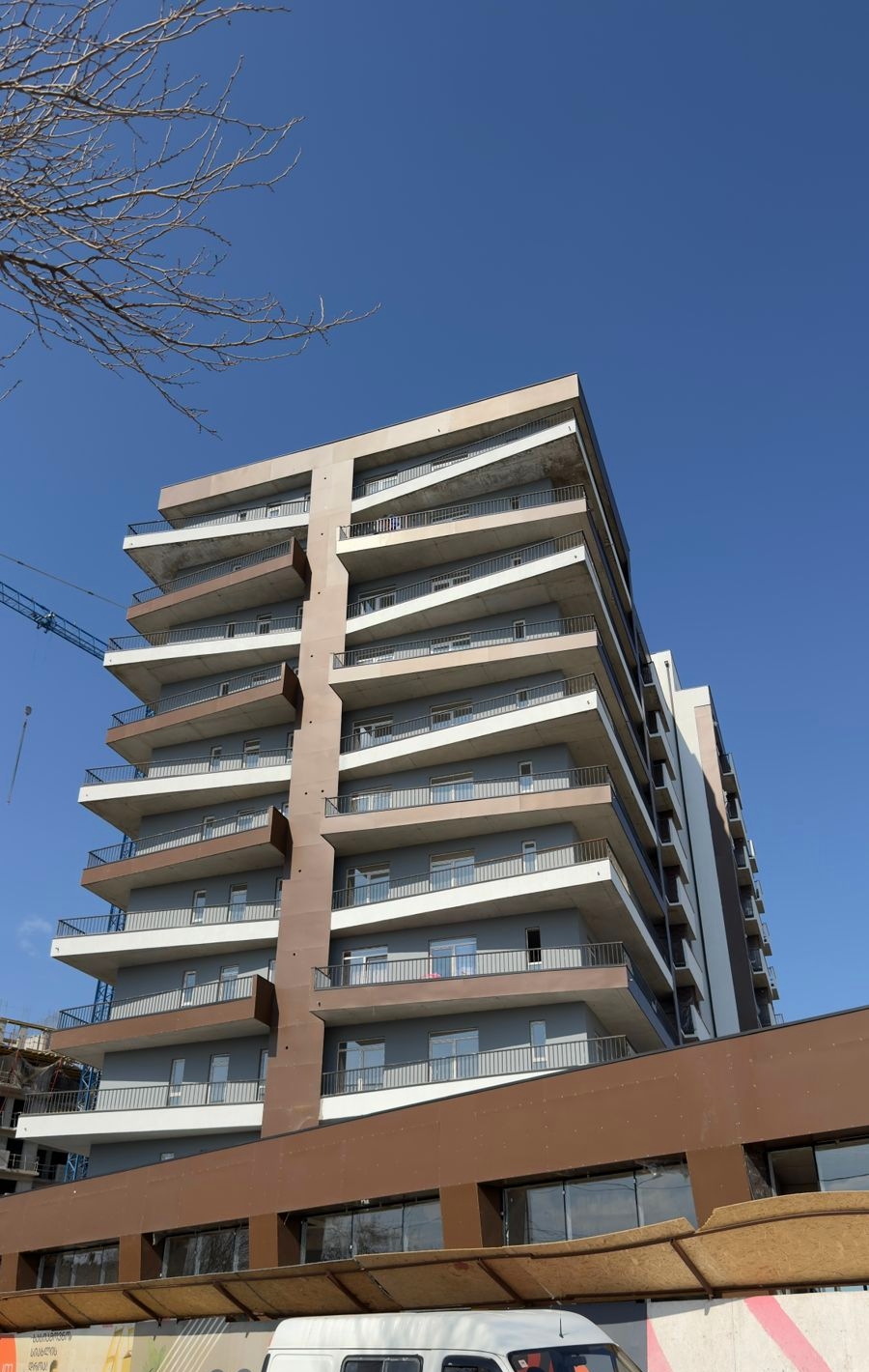 მე-8 სართულის კოლონები